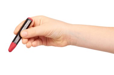 Yazma ve jest çizim renk kalem tutan çocuk el.