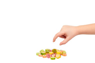 Çocuklar el renkli şeker yuvarlak, lolipop şeker