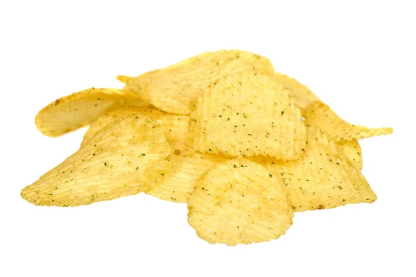 Złote chipsy ziemniaczane, chrupiące i faliste. — Zdjęcie stockowe