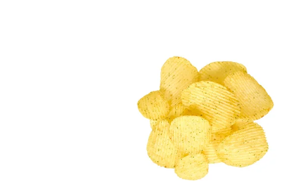 Goudkleurige aardappelchips, knapperig en golvend. — Stockfoto