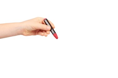 Yazma ve jest çizim renk kalem tutan çocuk el.