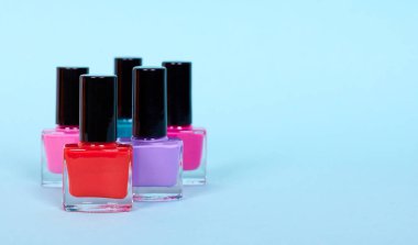 Renkler oje şişeleri, makyaj.