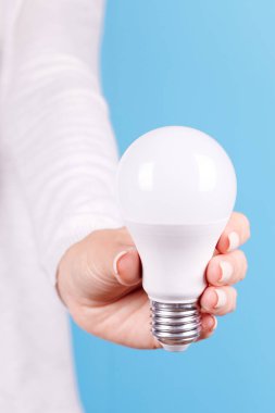 Beyaz LED lambalı el..