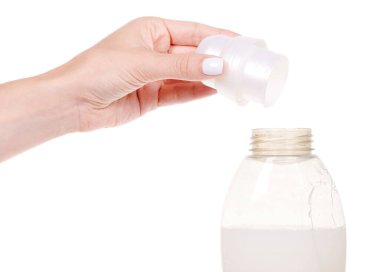 Şişede çamaşır deterjanı, izole edilmiş..