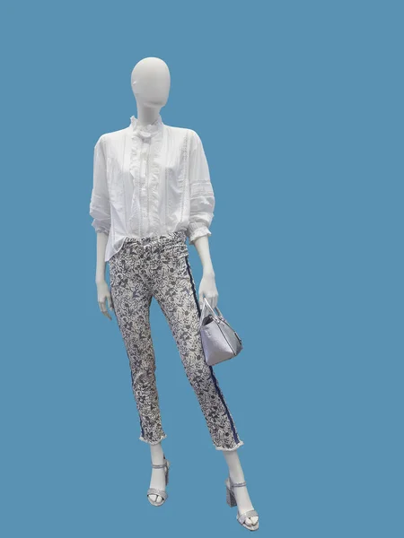 Weibliche Schaufensterpuppe Weißer Bluse Und Hose Isoliert — Stockfoto