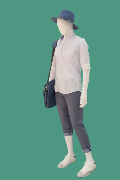 Dlouhá Mužská Figurína Oblečená Neformálním Oblečení Izolovaná Zeleném Pozadí Žádné — Stock fotografie
