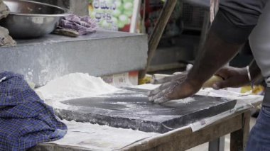 Exploring the Artistry of Street Food in India