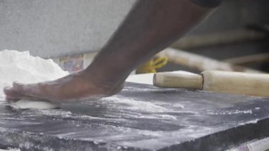 Exploring the Art of Street Food in India - A Culinary Journey through the Streets