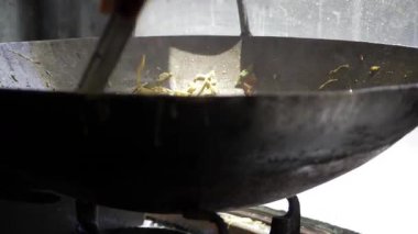 Rising Heat - Stirring Up India's Street Food Revolution