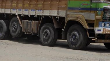 Exploring the World's Roads - A Journey Through India's Paved Journeys