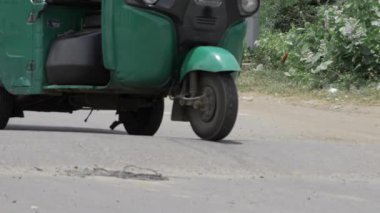 Scooting Along - A Journey Through the Roads of India