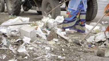 Cleaning Indian Streets - The Battle Against Trash