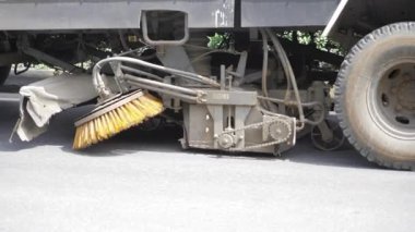 Efficient Street Cleaning - A Look at the Latest Brush Technology