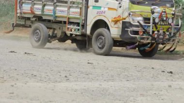 Indian Road Adventures - A Journey of Color and Culture