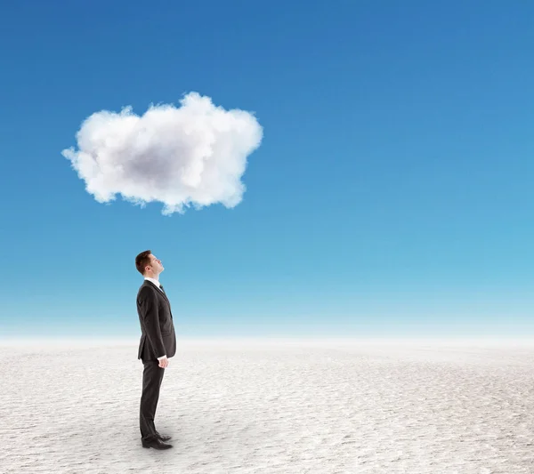 Ιδέα Έννοιας Επιχειρηματία Που Βλέπει Σύννεφο Προσπαθεί Βρει Μια Λύση — Φωτογραφία Αρχείου