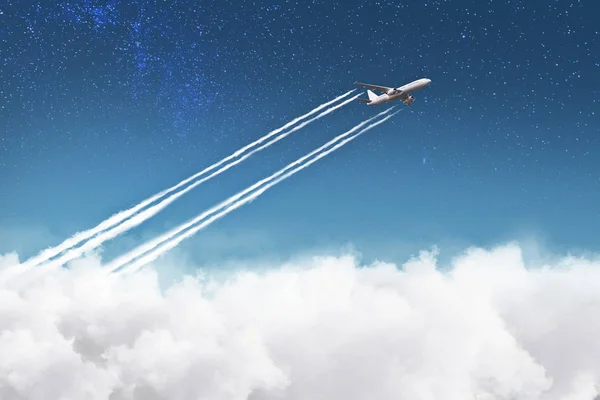 Das Geschäft Läuft Mit Dem Start Eines Flugzeugs Über Wolken — Stockfoto