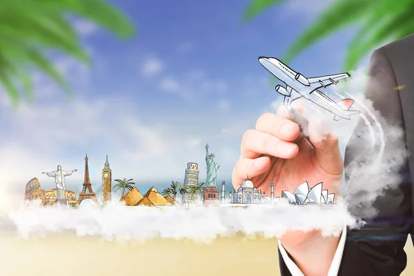商务旅游概念与商人绘制著名城市景点和飞机在夏季海滩背景铅笔 — 图库照片