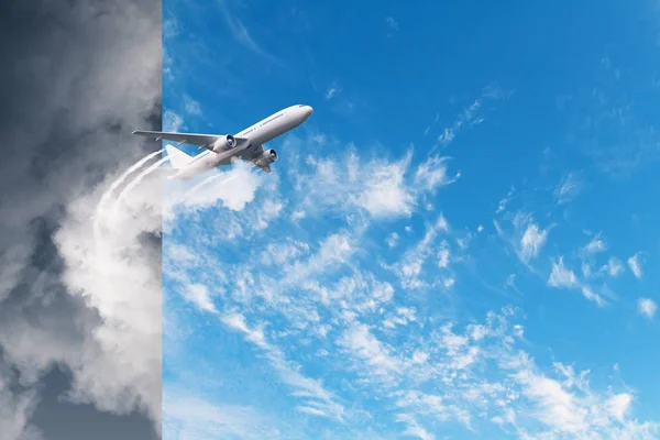 Überwindung Der Schwierigkeiten Konzept Mit Flugzeug Fliegen Von Grauem Bewölkten — Stockfoto