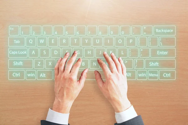 Вид Сверху Руки Бизнесмена Печатающего Виртуальной Клавиатуре Светлом Фоне Дерева — стоковое фото