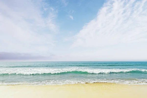 Hermosa Naturaleza Con Océano Brillante Cielo Azul Con Nubes Renderizado —  Fotos de Stock