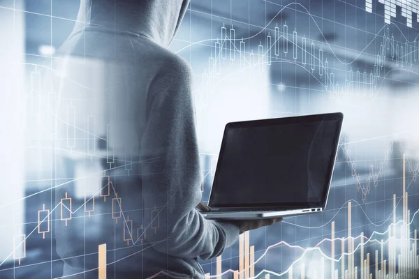 Hacker Com Laptop Vazio Holograma Negócios Brilhante Fundo Interior Escritório — Fotografia de Stock