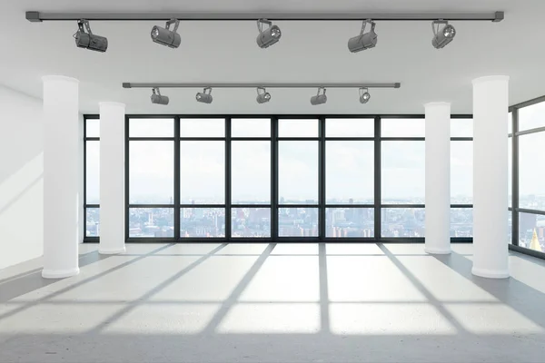 Modernes Leeres Bürointerieur Mit Säulen Stadtblick Und Schatten Darstellung — Stockfoto