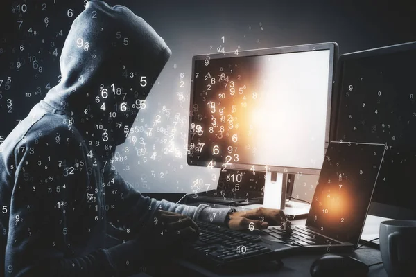 Seitenansicht Eines Jungen Hackers Kapuzenpulli Der Computer Mit Binärcode Benutzt — Stockfoto