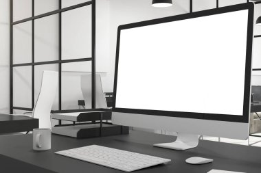 Yaratıcı masaüstü ile modern ofis iç boş beyaz bilgisayar perde. Tasarım ve reklam kavramı. Alay etmek yukarıya, 3d render 