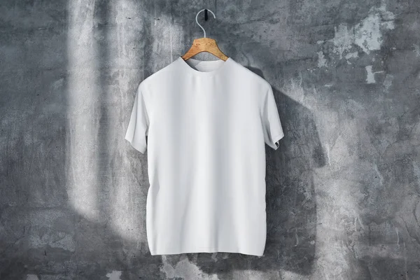 Leeres weißes T-Shirt — Stockfoto