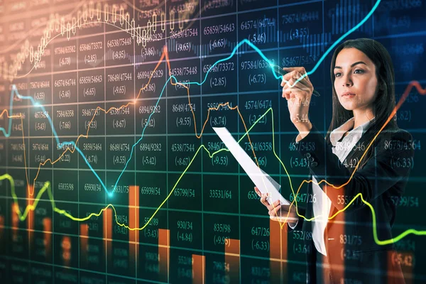 Mujer de negocios bastante con gráfico de divisas — Foto de Stock