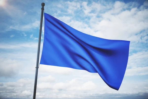 Gökyüzünde boş mavi bayrak — Stok fotoğraf