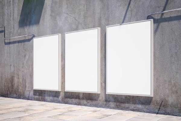 Boş beyaz afişlerin yan görünümü — Stok fotoğraf