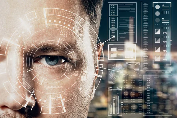 Mens is futuristisch visie concept met man en cyberspace scherm met digitale data. — Stockfoto