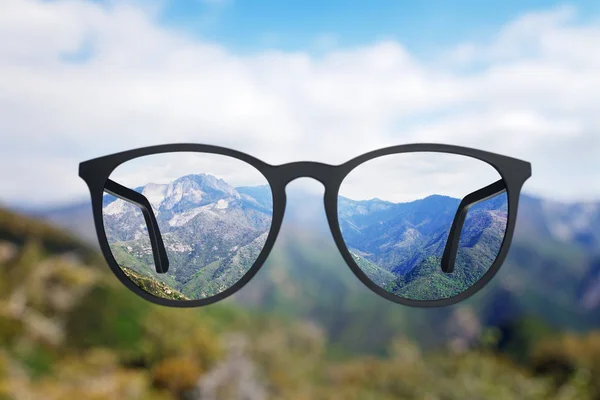 Abstrakte Landschaft durch Brille — Stockfoto