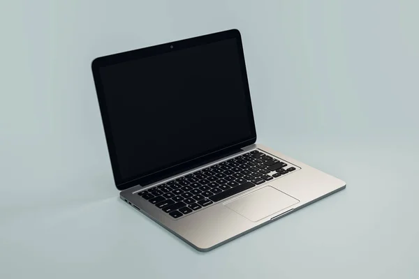 Крупним планом порожній екран ноутбука — стокове фото