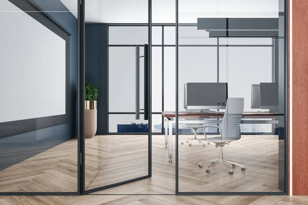 Modernes Büro Loft Stil Mit Computern Leeren Werbetafeln Und Stadtblick — Stockfoto