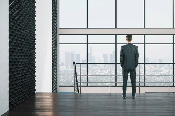 Homme Affaires Debout Dans Hall Intérieur Avec Vue Panoramique Sur — Photo