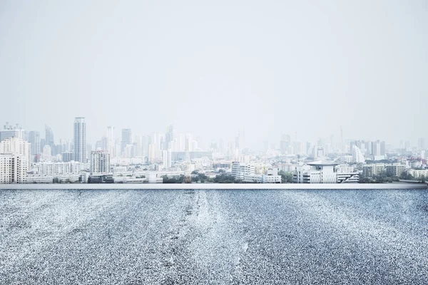 Prachtig Uitzicht Vanaf Betonnen Dak Van Stad Met Wolkenkrabber Stedelijk — Stockfoto