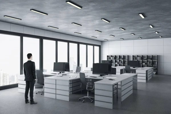 Podnikatel Stojí Moderním Kooperačním Kancelářském Interiéru Denním Světlem Koncept Pracoviště — Stock fotografie