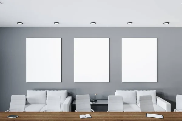 现代化的会议室 有会议桌 沙发和三面空白横幅灰色墙壁 工作场所和公司概念 3D渲染 — 图库照片