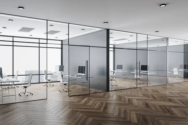 奢华的同事办公大楼 全景全景 电脑放在桌子上 玻璃墙 工作场所和公司的概念 3D渲染 — 图库照片