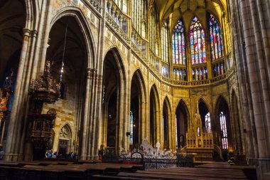 Prag, Çek Cumhuriyeti - 27 Nisan 2019: St. Vitus Katedrali'nin İçişleri, Prag'da bir Roma Katolik metropol katedrali