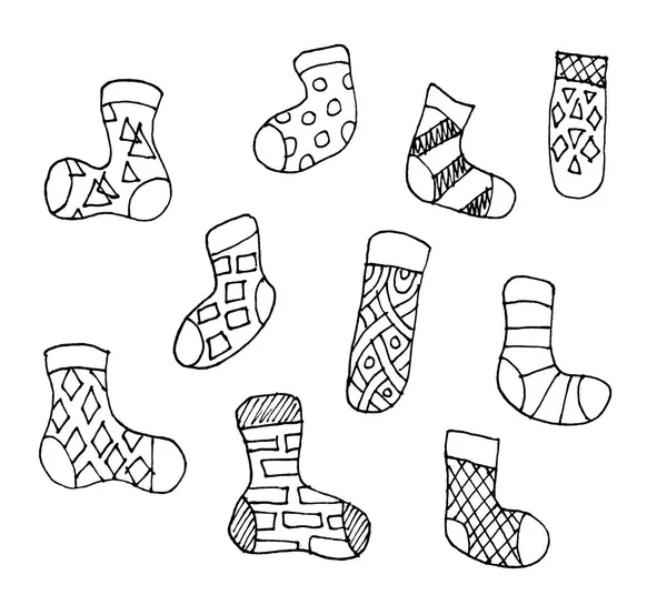 在白色背景上隔离的不同涂鸦轮廓袜子 一套十双黑白袜子 平面插图 — 图库照片