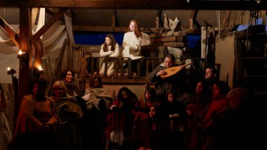 Bevagna, İtalya - 30 Aralık 2018: Antik zaman kampı, Ortaçağ İsa 'nın doğumu sahnesi