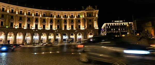 Roma Itália Dezembro 2018 Piazza Esedra Carro Preto Noite — Fotografia de Stock