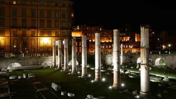 Rome Italy Aralik 2018 Trajan Forumu Sütunlar Gece — Stok fotoğraf