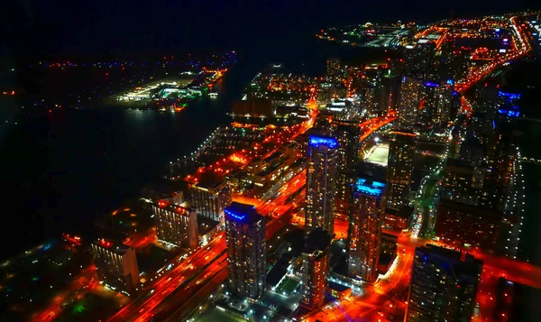 Vista Aerea Del Traffico Notturno Autostrada Urbana Illuminata Attraversamento Inferiore — Foto Stock