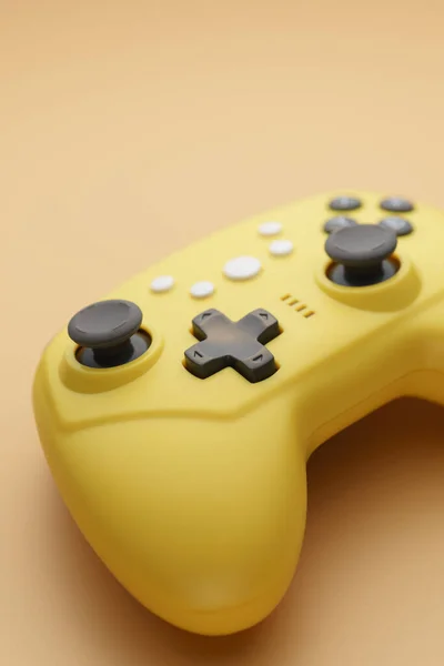Вдача Жовтого Ігрового Контролера Відеоігри Розваги Вдома Бездротовий Джойстик Жовтому — стокове фото