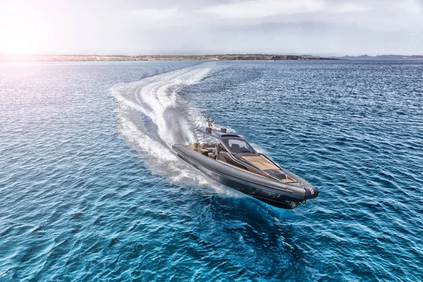 Schlauchboot in Formentera, Spanien — Stockfoto