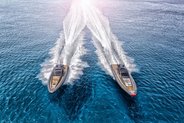 Bateau à moteur gonflable dans formentera, espagne — Photo